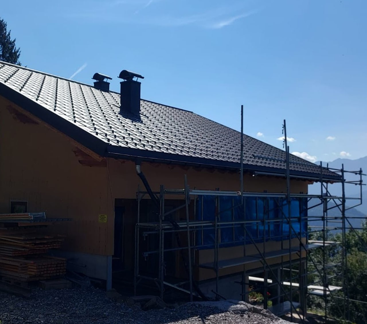 Hochwertige Spenglerarbeiten vom Fachmann – passgenau geformt, witterungsbeständig und langlebig.