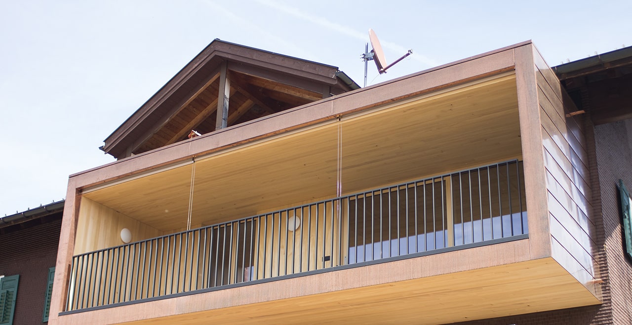 Individuelle Blecharbeit im Dachanschlussbereich – stabil, regensicher und auf Maß gefertigt.